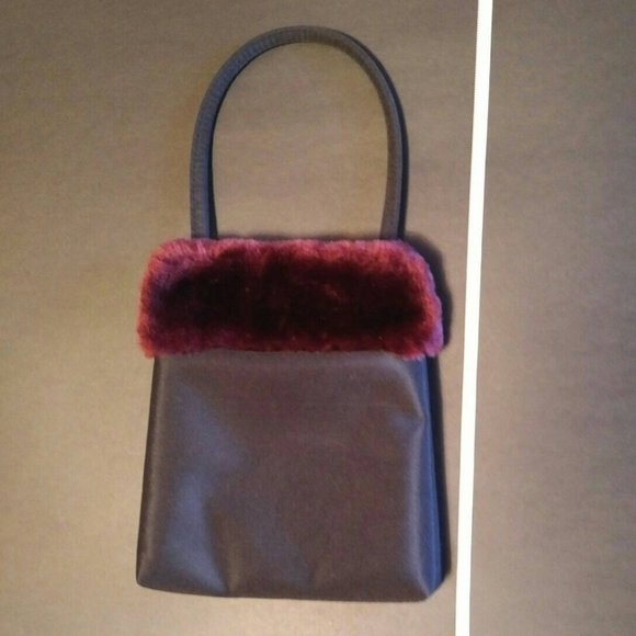 FLASH SALE! Super Cute Mini-Bag, Black, Burgundy Faux-Fur Trim, Firm Handle - Picture 2 of 7